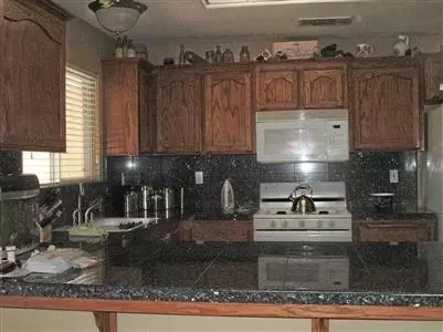 1295 E Donnybrook Pl, Hanford, CA 93230 photo 4