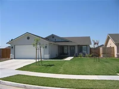 1753 Tucker, Sanger, CA 93657 photo 1