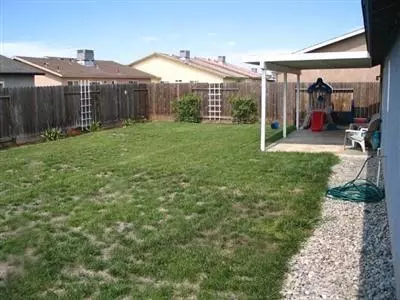 1292 Toluca Way, Madera, CA 93638 photo 3