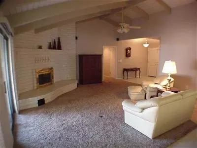970 E Goble, Fowler, CA 93625 photo 3