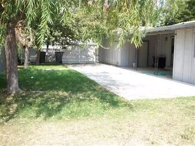 1052 Brookside Dr, Clovis, CA 93612 photo 9