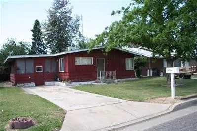 208 E Dunham St, Madera, CA 93637 photo 1