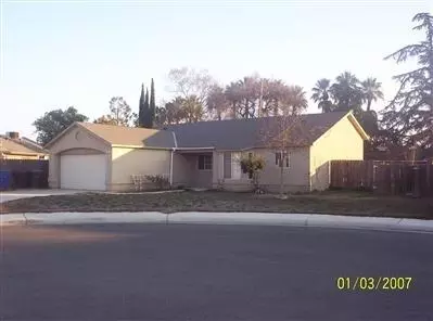587 7th St, Sanger, CA 93657 photo 1