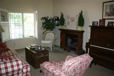 1043 N Adler, Clovis, CA 93611 photo 2