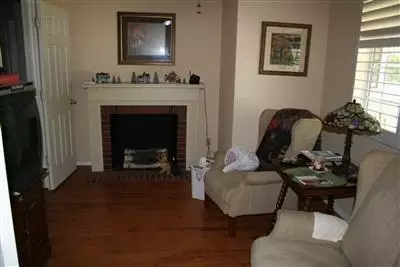 1043 N Adler, Clovis, CA 93611 photo 4