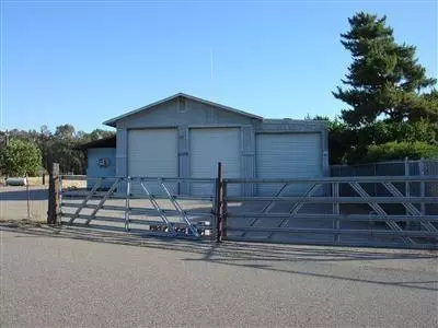 5723 E Mustang Ave, Clovis, CA 93619 photo 2