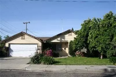 445 N 13th St, Chowchilla, CA 93610 photo 1