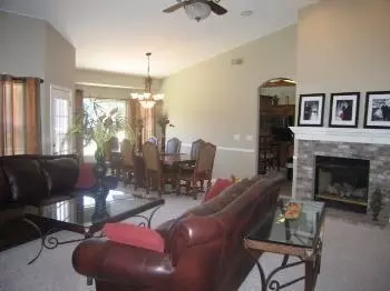 2785 E Jon Dr, Fresno, CA 93720 photo 2