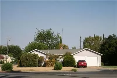 920 W Robertson, Chowchilla, CA 93610 photo 1