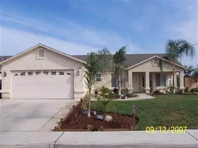 560 6th St, Sanger, CA 93657 photo 1