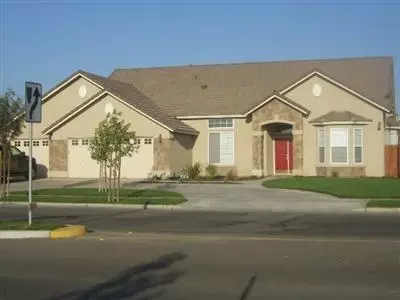 422 S Siskiyou Ave, Kerman, CA 93630 photo 1