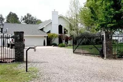 5909 N Bethel Ave, Clovis, CA 93619 photo 1