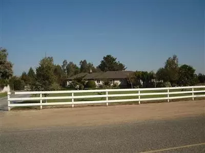 7746 N De Wolf Ave, Clovis, CA 93619 photo 2
