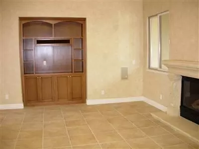 425 W Kelly Ave, Clovis, CA 93611 photo 10