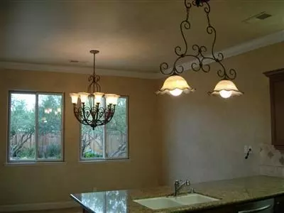 425 W Kelly Ave, Clovis, CA 93611 photo 9