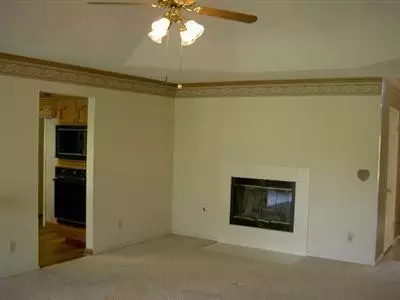 15778 W E St, Kerman, CA 93630 photo 10