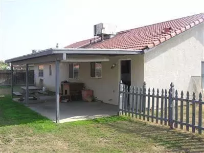 976 3rd St, Sanger, CA 93657 photo 4