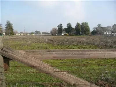 6572 N De Wolf Ave, Clovis, CA 93619 photo 2
