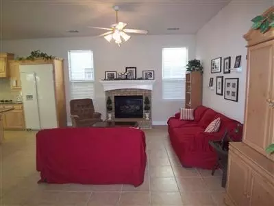 327 W Trenton Ave, Clovis, CA 93619 photo 3