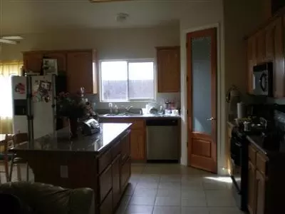 12473 Georgia Ct, Madera, CA 93637 photo 5