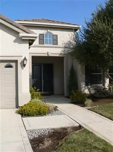 545 Heritage Ave, Clovis, CA 93619 photo 2