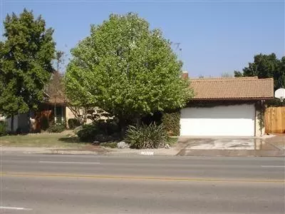1571 Barstow Ave, Clovis, CA 93611 photo 2
