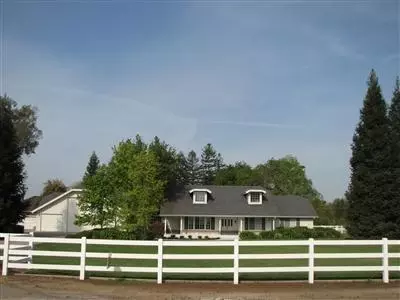 5355 Poinsetta Ave, Clovis, CA 93619 photo 1