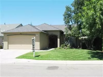 251 W Chennault, Clovis, CA 93611 photo 1