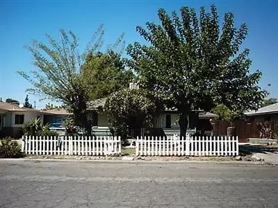 2110 Palm Ave, Sanger, CA 93657 photo 1
