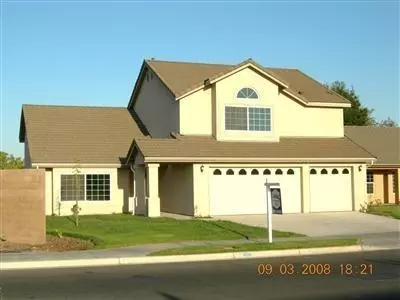 865 Monterey St, Madera, CA 93637 photo 1