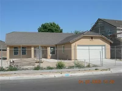 879 Monterey, Madera, CA 93637 photo 1
