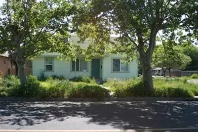 624 N G St, Madera, CA 93637 photo 1