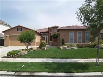 681 Omaha Ave, Clovis, CA 93619 photo 1