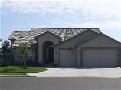 562 S Susan Ave, Kerman, CA 93630 photo 1