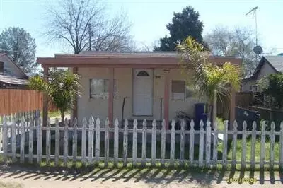 1156 Cross St, Madera, CA 93638 photo 1
