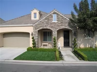 67 W Lester Ave, Clovis, CA 93619 photo 1