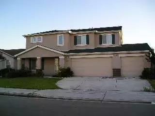 6143 E Hampton Way, Fresno, CA 93727 photo 1
