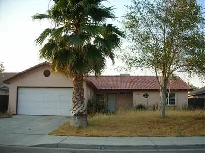 983 Las Casas Ln, Madera, CA 93638 photo 1