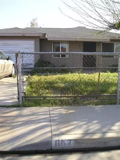 607 Forest Ln, Sanger, CA 93657 photo 1