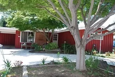 1607 Cherry Ave, Sanger, CA 93657 photo 1