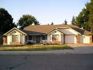 672 W Ellery Ave, Clovis, CA 93612 photo 1