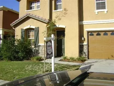 917 Papaya St, Madera, CA 93638 photo 1