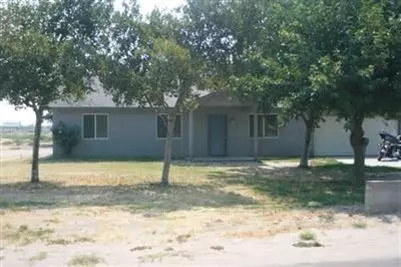 436 S Shasta Ave, Kerman, CA 93630 photo 1