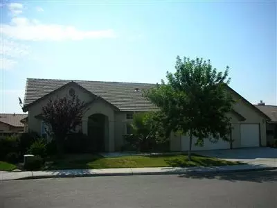 109 St Tropez Dr, Madera, CA 93637 photo 1