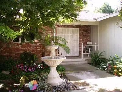 1962 Beverly Ave, Clovis, CA 93611 photo 1