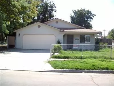 106 E Oleander Ave, Fresno, CA 93706 photo 1