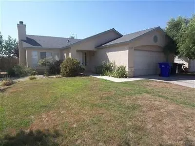 13747 E Young Ave, Parlier, CA 93648 photo 1
