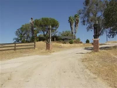 22705 Stagecoach Ln, Clovis, CA 93619 photo 1