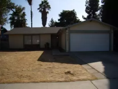 668 W Antonio Dr, Clovis, CA 93612 photo 1