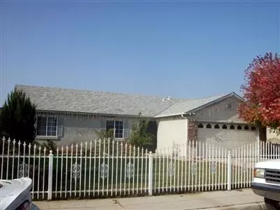 983 Harrison Ave, Sanger, CA 93657 photo 1